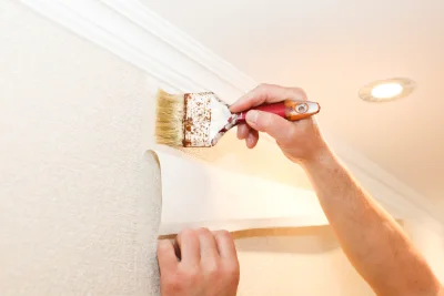 Pose de papier peint à Monneren — revêtements muraux et toiles de verre
